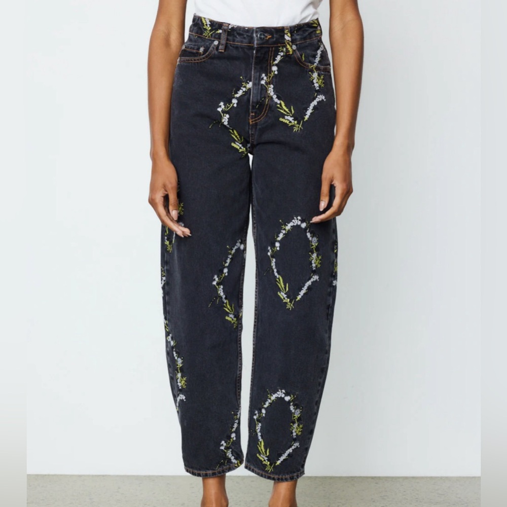 Ganni embroidered stary jeans size 25